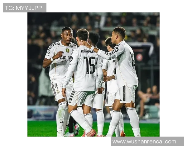 2003年欧冠经典对决皇马与曼联的巅峰对决回顾与分析